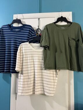 Time and Tru Large Tees